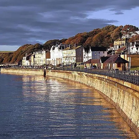 Aubergine - Part Of The The Bay Village With Pool, Gym And Direct Access, Pub, Restaurant, Tennis And Meadows Walks * Filey