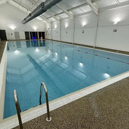別荘 Aubergine - Part Of The The Bay Village With Pool, Gym And Direct Access, Pub, Restaurant, Tennis And Meadows Walks *