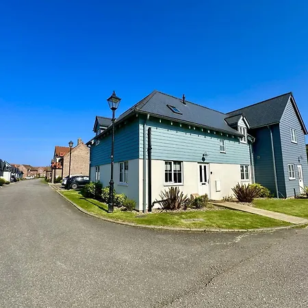 別荘 Aubergine - Part Of The The Bay Village With Pool, Gym And Direct Access, Pub, Restaurant, Tennis And Meadows Walks *