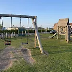 Aubergine - Part Of The The Bay Village With Pool, Gym And Direct Access, Pub, Restaurant, Tennis And Meadows Walks بيت للعطل