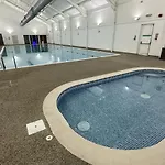 Aubergine - Part Of The The Bay Village With Pool, Gym And Direct Access, Pub, Restaurant, Tennis And Meadows Walks Filey