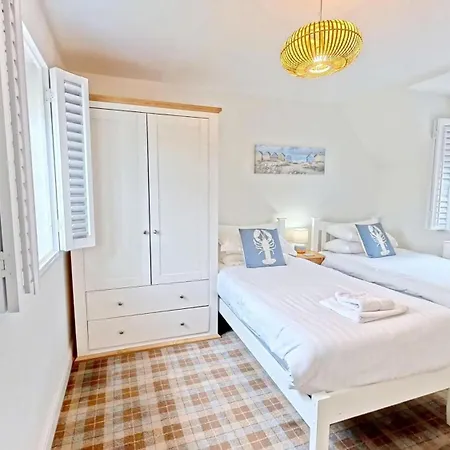 Aubergine - Part Of The The Bay Village With Pool, Gym And Direct Access, Pub, Restaurant, Tennis And Meadows Walks Filey