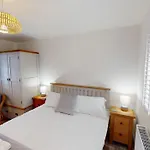 Aubergine - Part Of The The Bay Village With Pool, Gym And Direct Access, Pub, Restaurant, Tennis And Meadows Walks Vakantiehuis